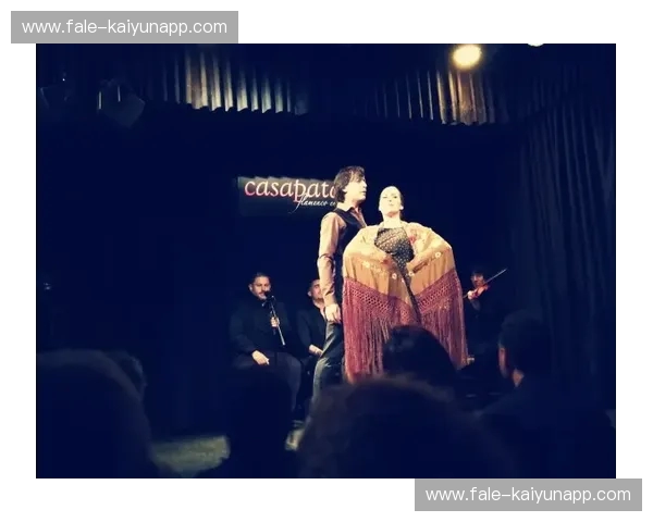 双城记:神户的精致慢生活与上海的魔幻协奏曲——一场关于灵魂栖息地的跨海博弈 双城记:神户的精致慢生活与上海的魔幻协奏曲——一场关于灵魂栖息地的跨海博弈